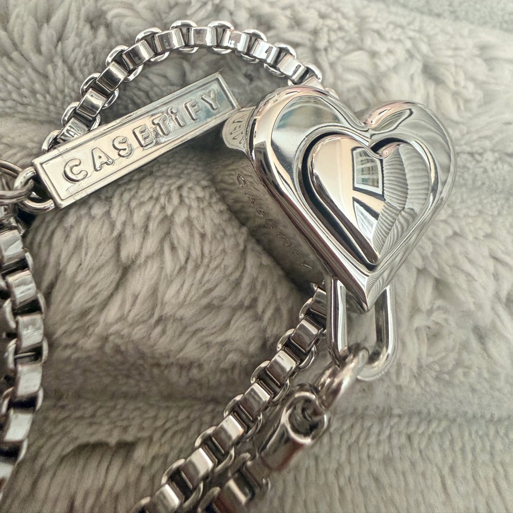 CASETiFY Metal Heart Crossbody Strap
